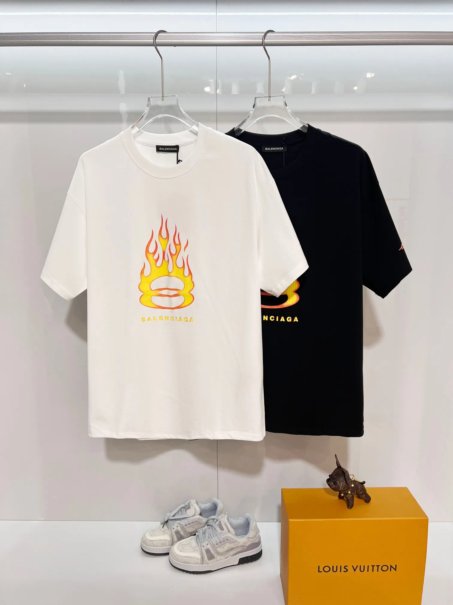 Balenciaga 2026New Arrival logo Same Style t · 320 100％ · 32 · ：Black Size：S M L XL